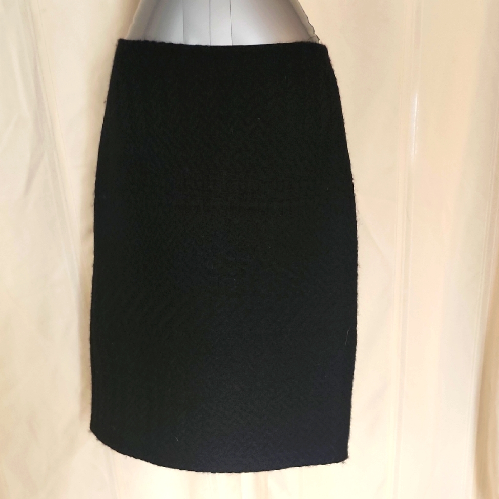 Dolce And Gabbana Black Patterned Wool Pencil Skirt